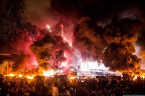 Kiev riots. Photo by @varlamov (Twitter)